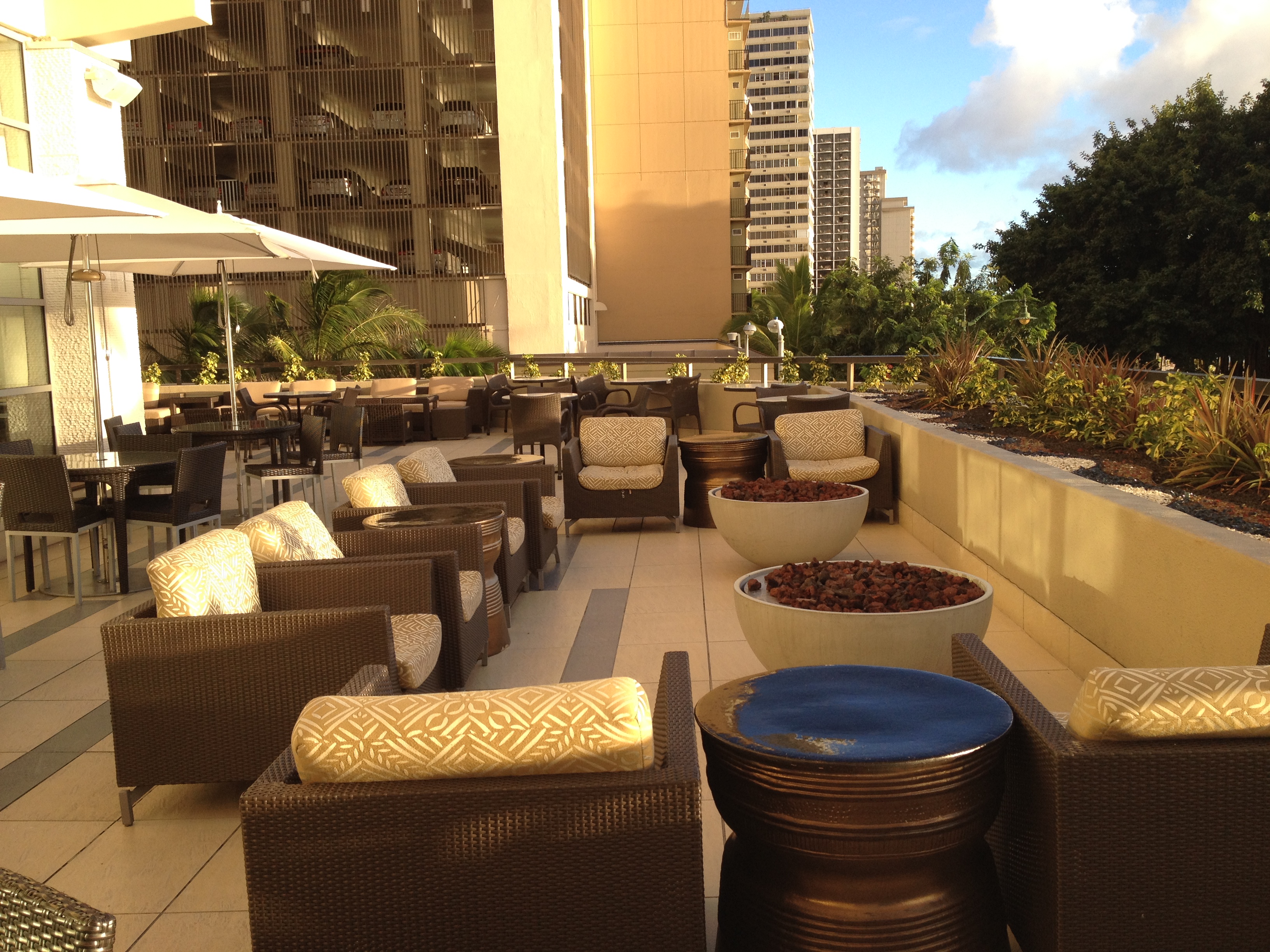 Hyatt Regency Waikiki Beach Club Lounge Outdoor Seating Area