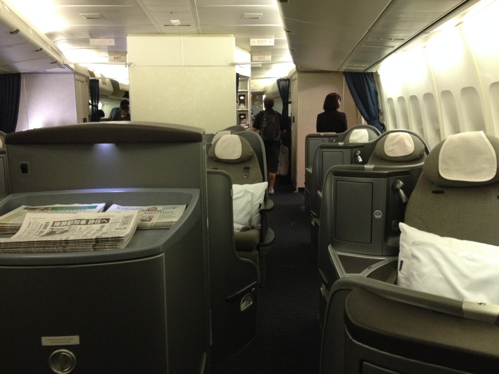 First Class Cabin 747 United Airlines Global First 747 Honolulu - Narita