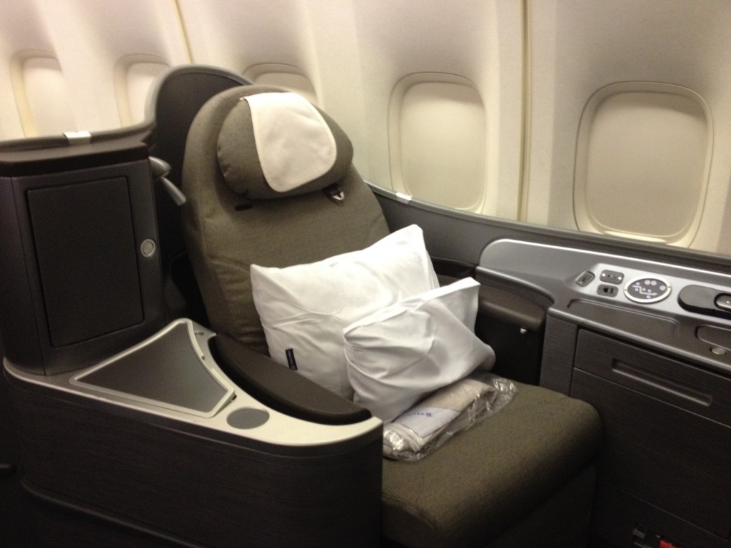 United Airlines First Class Seat 747 Honolulu - Tokyo