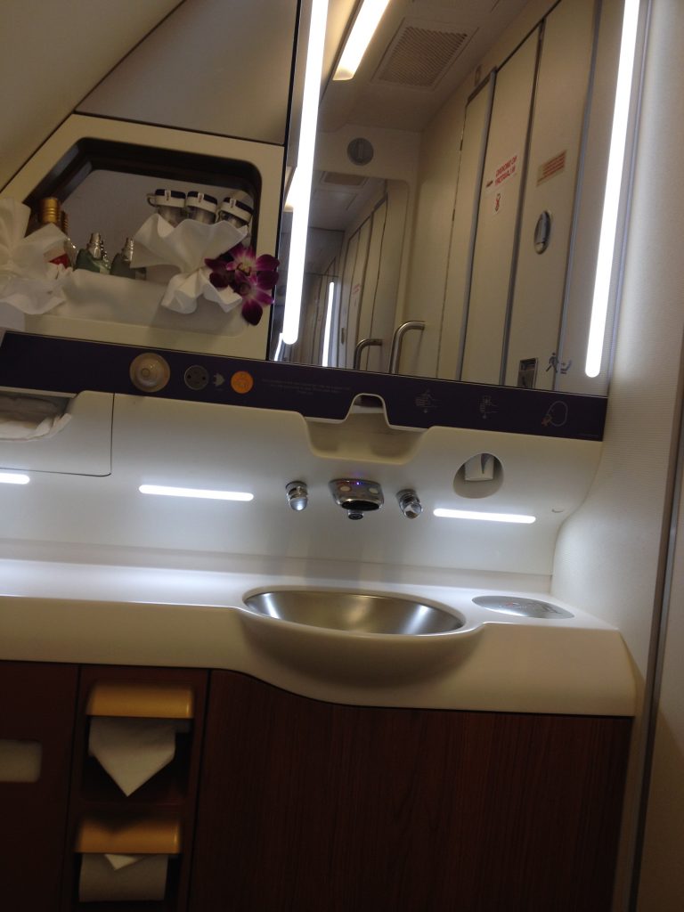 Secondary bathroom onboard the Thai Airways A380