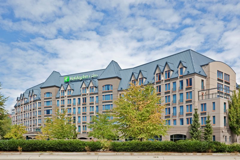 IHG Rewards Club Holiday Inn Hotel & Suites North Vancouver