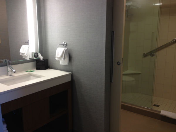 Hyatt Place LAX Review Bathroom