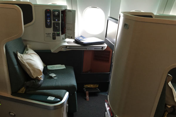 Review: Cathay Pacific business class Hong Kong to Singapore