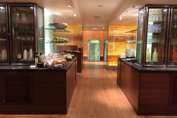 Grand Hyatt Singapore club lounge and Straits Kitchen review