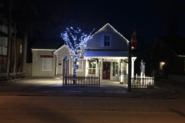 Isla Home in Unionville Ontario Kim's Antique's Stars Hollow