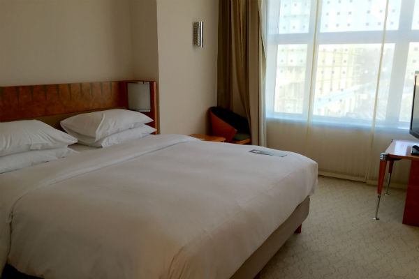 Hilton Munich Airport Hotel Junior Suite Bedroom