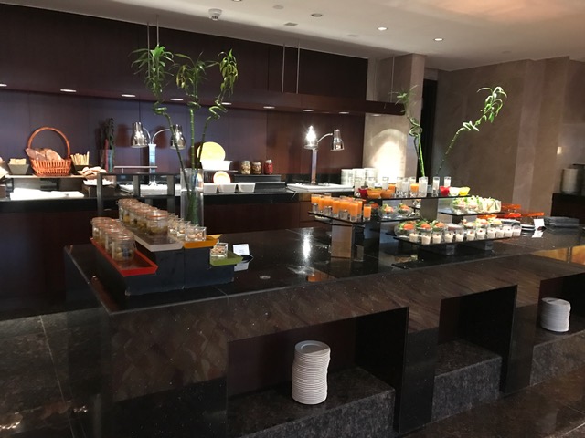 Dubai Hilton Hotel Executive Lounge Afternoon Tea