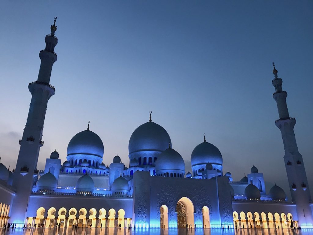 Sheikh Zayed Mosque Abu Dhabi at night