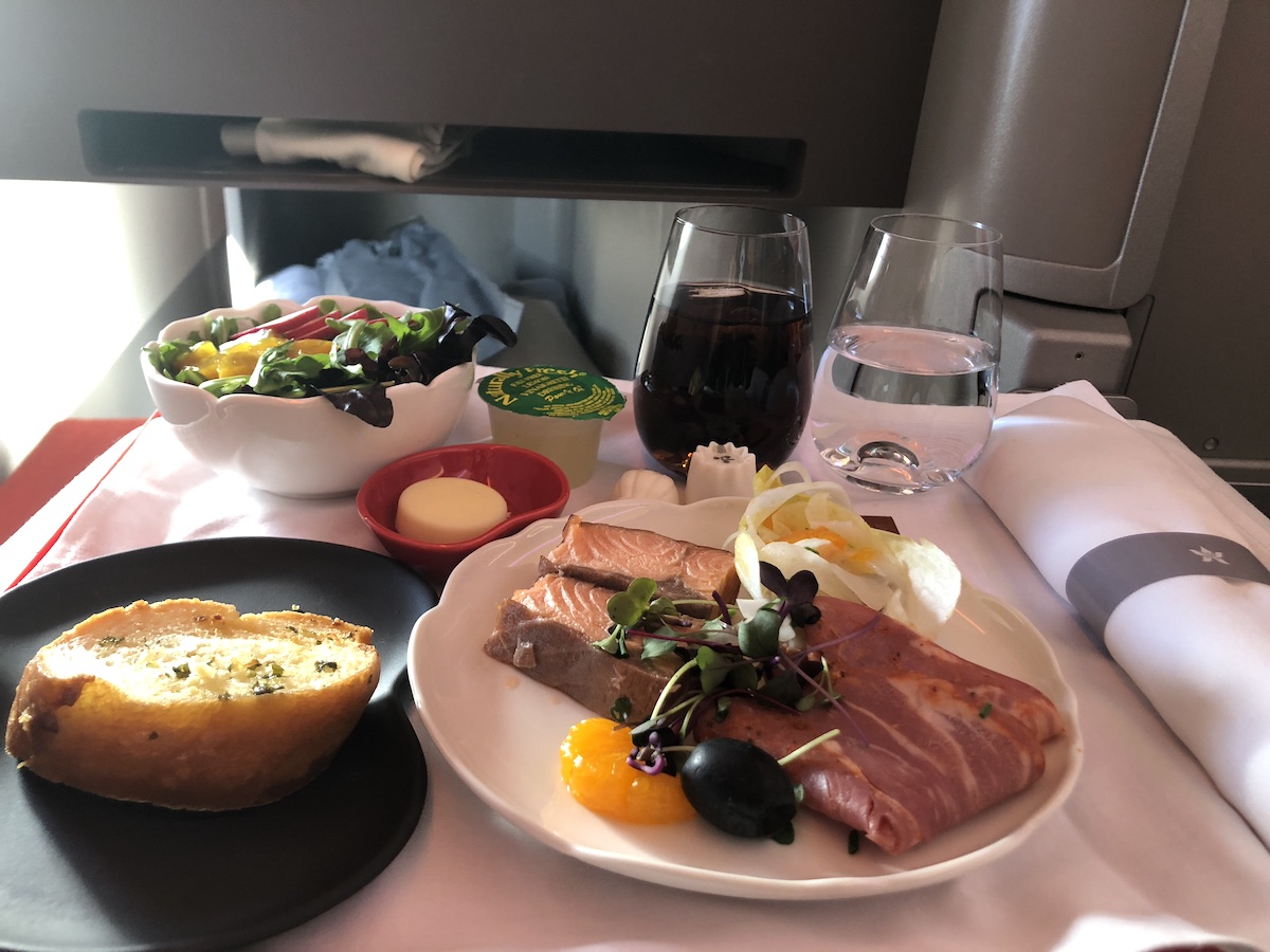 Hong Kong Airlines business class meal service