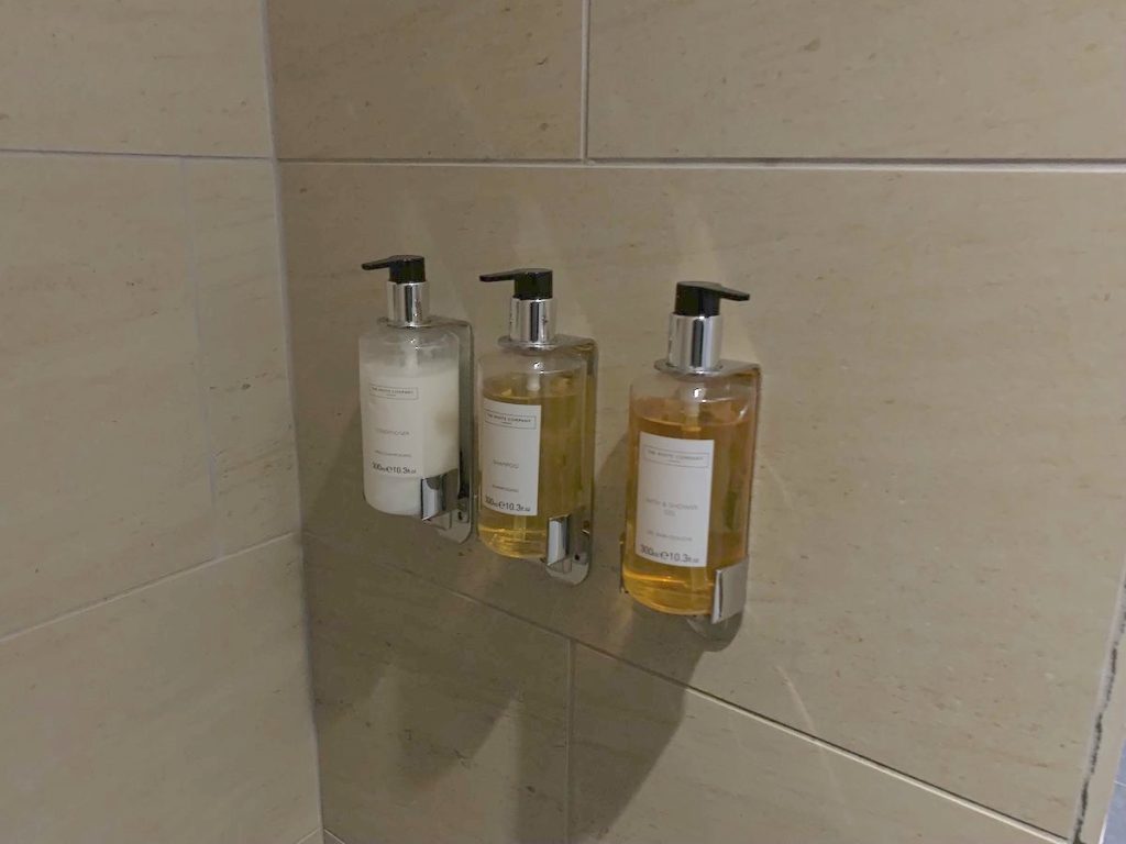 Etihad lounge IAD shower amenities
