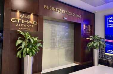Etihad business class lounge Abu Dhabi entrance